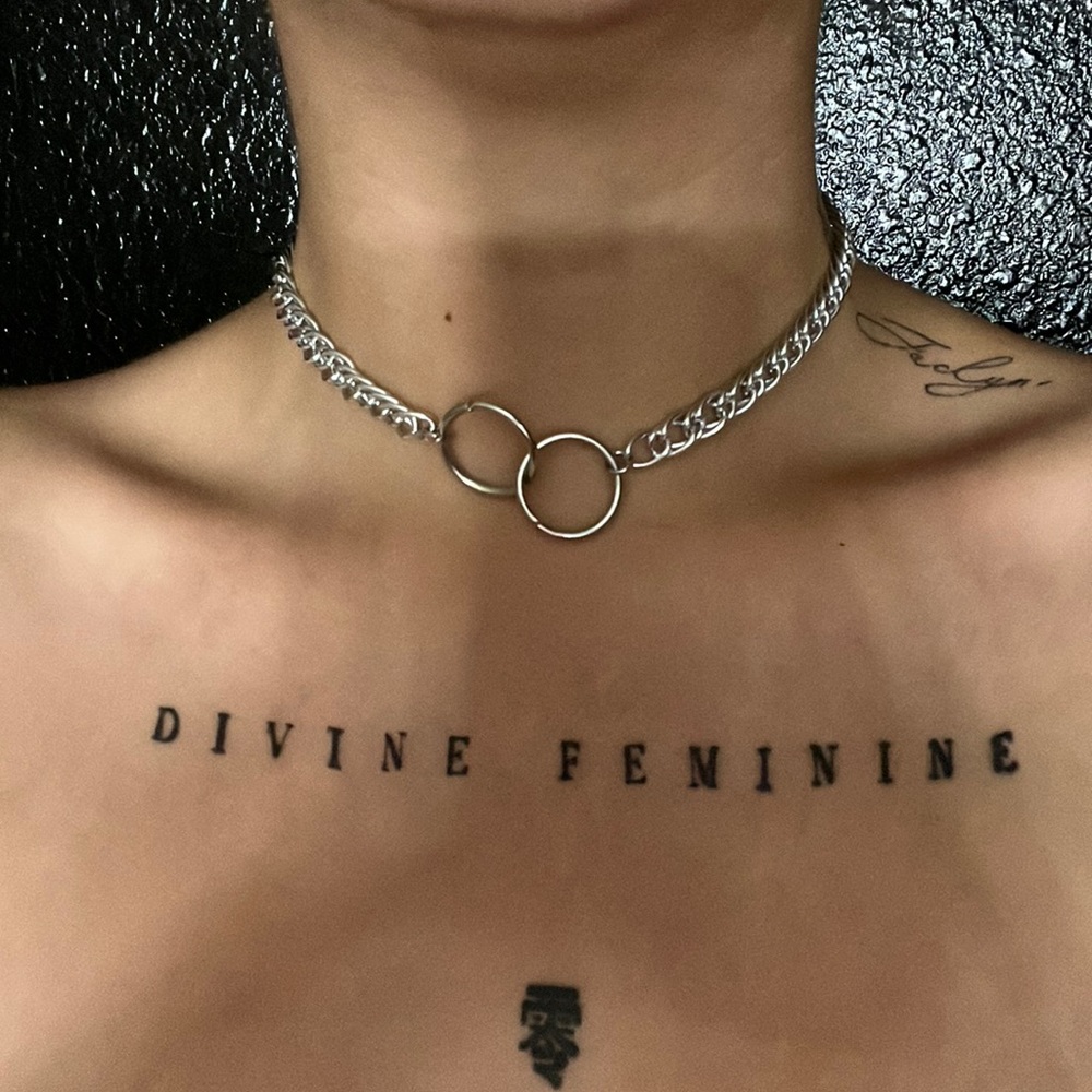 Necklace choker
